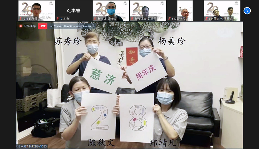 中区志工从薰法香中受益良多,共同献唱《薰法香》一曲